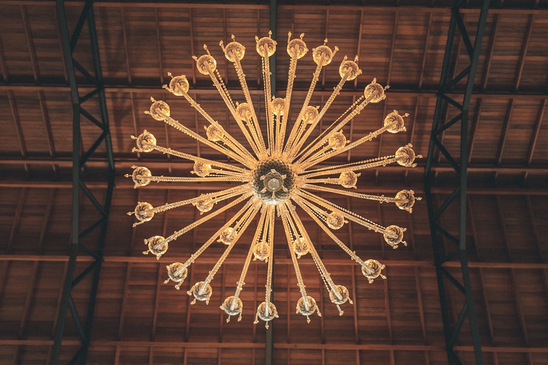 Photo Rattan chandelier